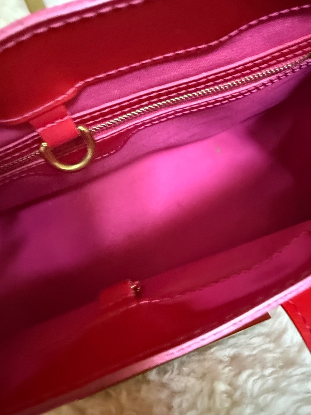 Louis Vuitton Red Vernis Wilshire PM Monogram Patent Tote - Adorable - Picture 3 of 10